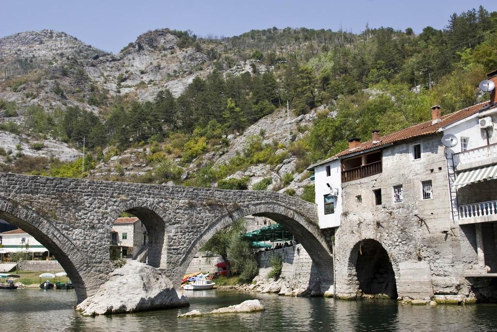 Guest House Perjanik Риека-Црноевича Экстерьер фото